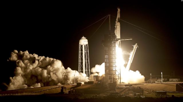  SpaceX Tests Crew Capsule in Flight to Space Station