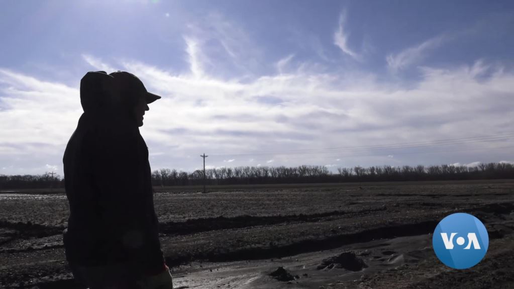  Midwest Farmer ‘In a Daze’ at What Devastating Flood Left Behind