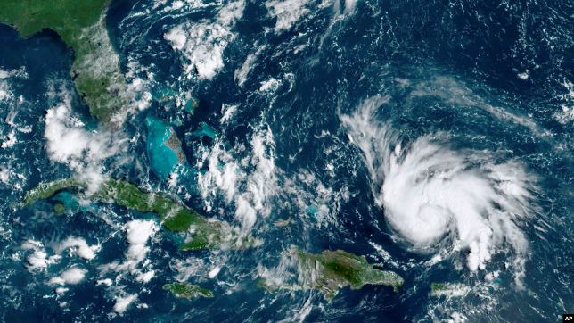  Florida se prepara para la llegada del potente huracán Dorian