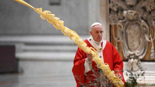  Pope Celebrates Palm Sunday Mass Without Public in St. Peter’s