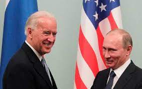  Biden promete diplomacia antes de la llamada con Putin por las tensiones en Ucrania