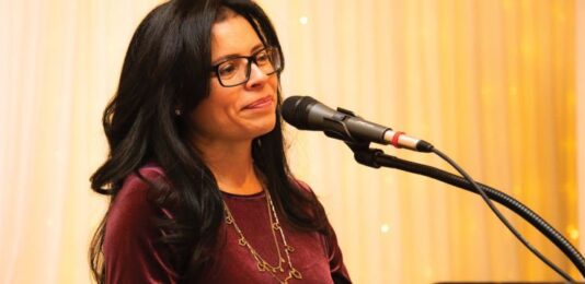  Anna Cano-Morales es una “pionera” para los latinos con aspiraciones políticas en Rhode Island