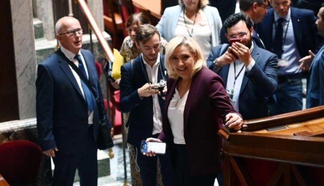  Marine Le Pen quiere inscribir el derecho al aborto en la Constitución