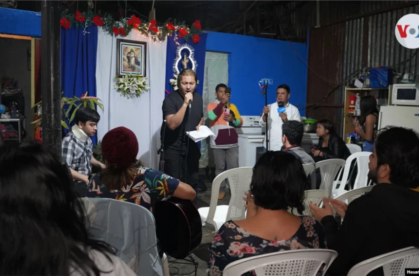  Nicaragüenses exiliados en Costa Rica celebran la «Gritería» como resiliencia