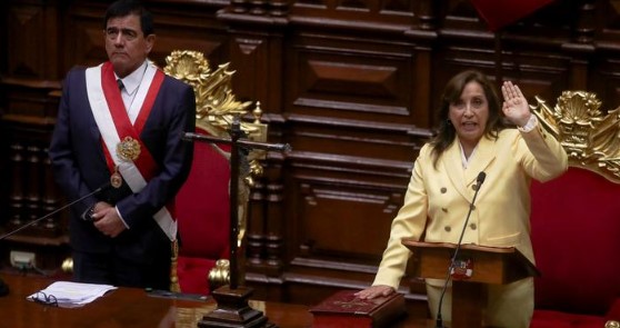  Nueva presidenta de Perú busca formar gobierno tras destitución de Castillo