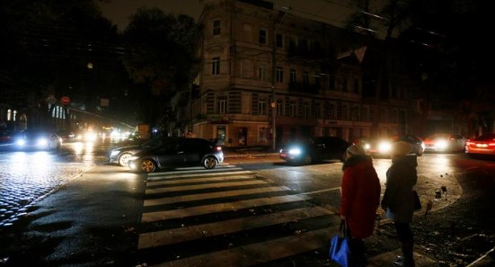  Ataques rusos dejan sin electricidad a Odesa