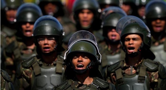  Urgen «despolitizar» a las Fuerzas Armadas de Brasil