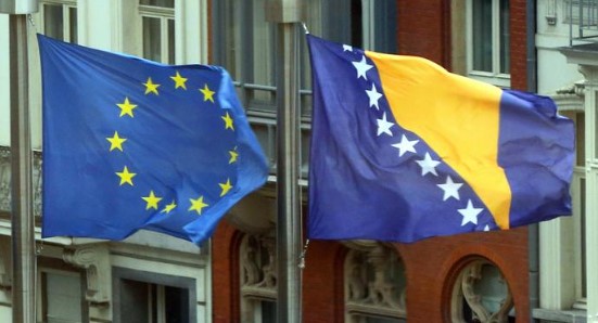  UE acuerda conceder a Bosnia y Herzegovina el estatus de país candidato