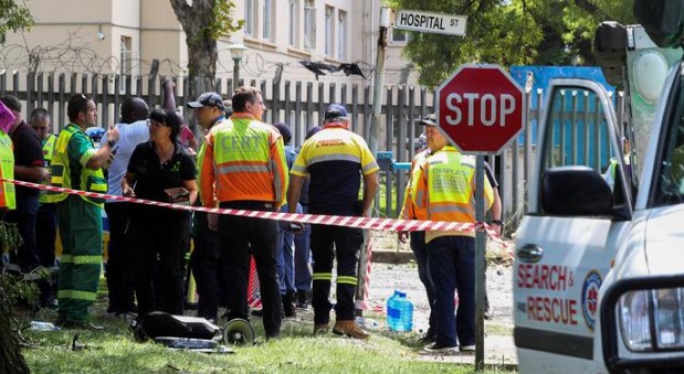  Suben a 15 los muertos en explosión de camión en Sudáfrica