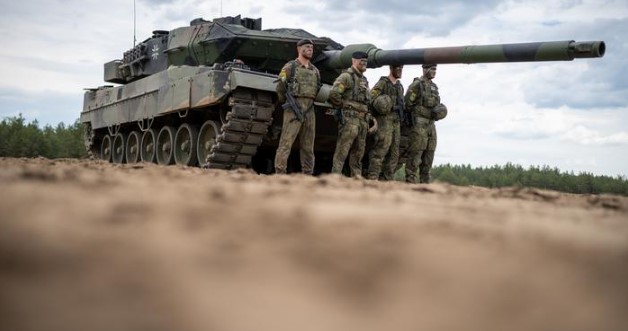  Eurocámara insta a Alemania a dar tanques Leopard 2 a Ucrania