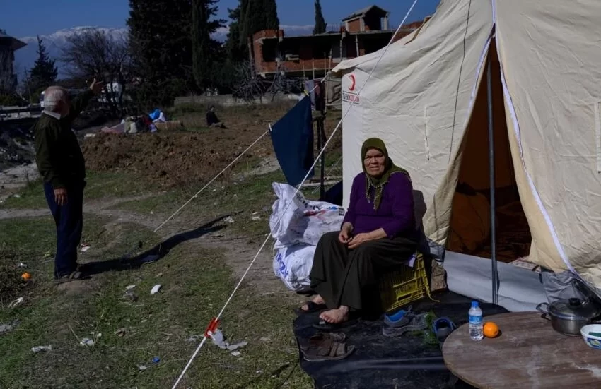  Vacas, coches y pan caliente: los turcos se vuelcan en la ayuda a los damnificados