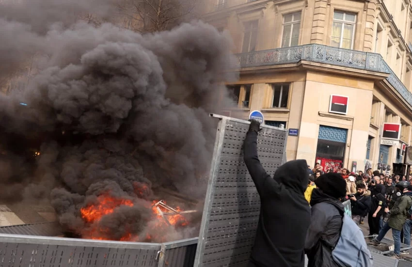  Enfrentamientos en varias ciudades francesas y movilización récord este jueves