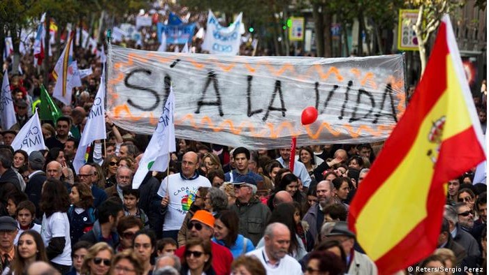  Miles de personas manifiestan en Madrid contra el aborto