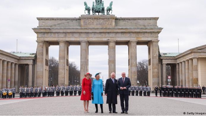  Carlos III llega a Berlín en su primera visita al extranjero como rey