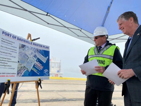  El gobernador McKee destaca las mejoras de infraestructura en curso en el puerto de Davisville de Quonset