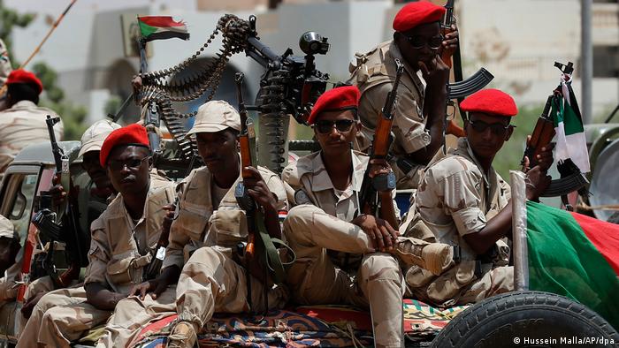  Comienza evacuación de extranjeros en Sudán