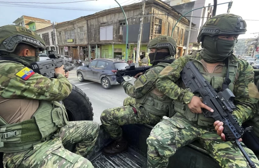  «¿Dónde están las armas?»: Ecuador, en alerta, endurece la persecución al narco