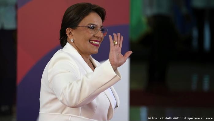  Presidenta hondureña anuncia una «dura» intervención de cárceles tras motines