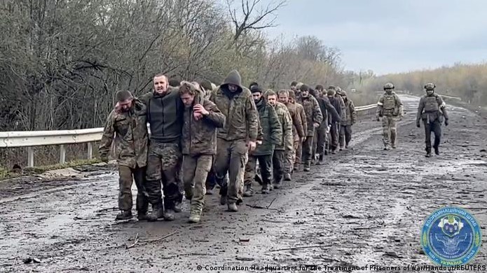  Rusia y Ucrania intercambian prisioneros con motivo de la Pascua ortodoxa