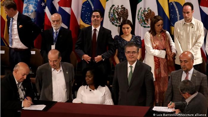  Gobierno de Colombia y ELN anuncian reanudación de diálogos
