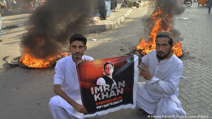  Un tribunal de Pakistán concede la libertad bajo fianza a Imran Khan