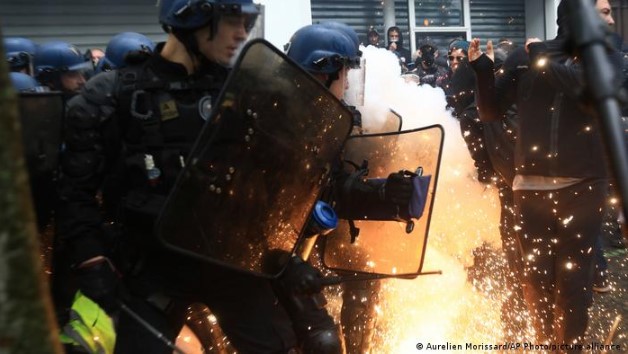  El Primero de Mayo dejó más de cuatrocientos policías heridos en Francia