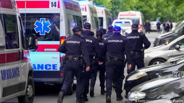  Nueve muertos en un tiroteo en una escuela de Belgrado