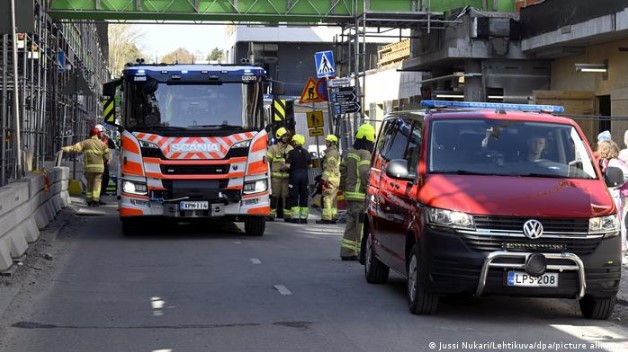  Veintisiete heridos, la mayoría niños, al colapsar una pasarela en Helsinki