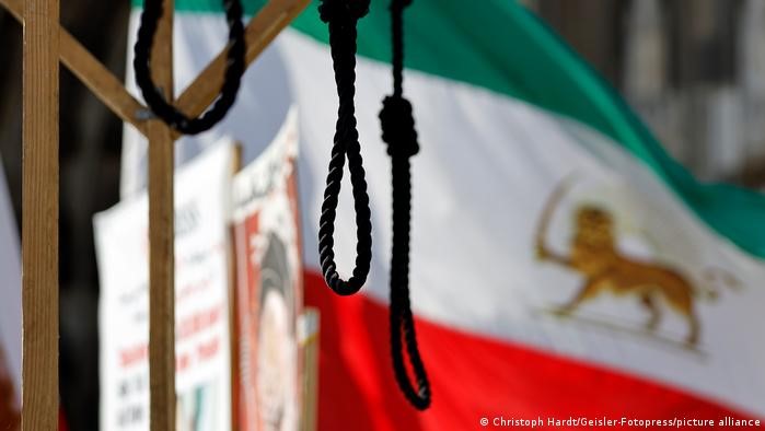  Irán ejecuta a tres hombres por recientes manifestaciones