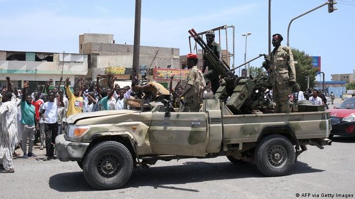  Anuncian alto al fuego en Sudán pero los combates continúan