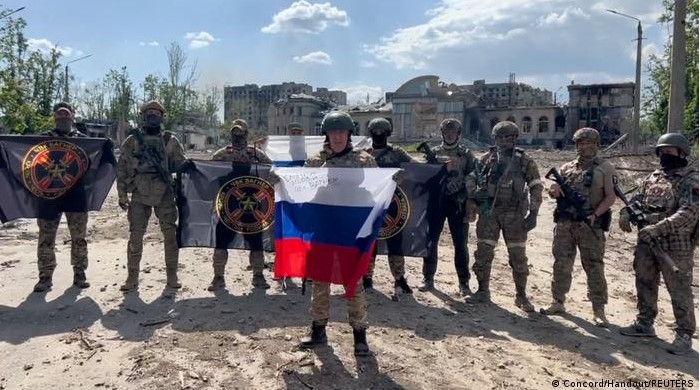  Moscú proclama control total sobre la arrasada Bajmut