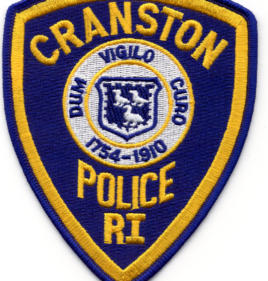  La policía de Cranston arresta a un conductor por DUI después de responder a un Accidente que resultó en lesiones graves a un niño pasajero