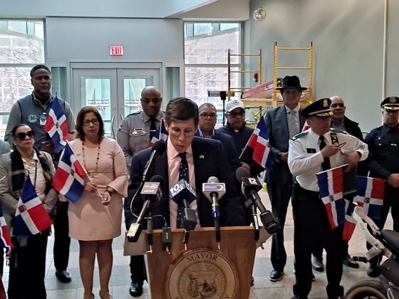  El alcalde Smiley y el alcalde Hopkins anuncian la donación de cuatriciclos a República Dominicana