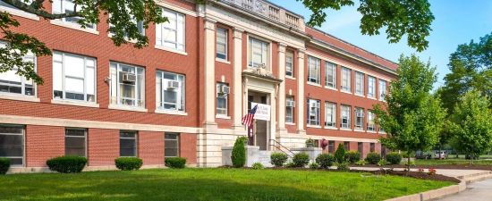  El alcalde Hopkins anuncia que Cranston obtiene una subvención de $366.000 para el programa de transición estudiantil en la escuela secundaria Bain