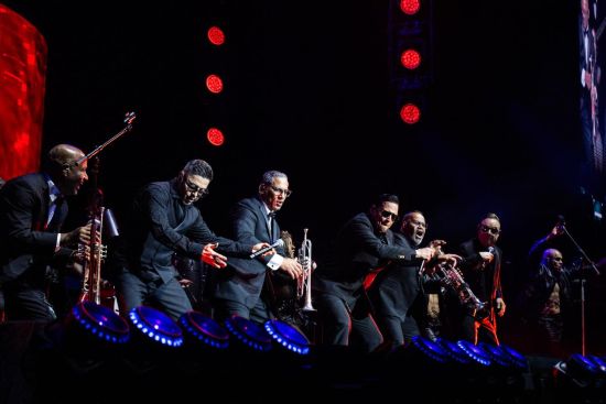  Una noche de recuerdos y mucho «party»: Limi-T 21 se apoderó del Coliseo de Puerto Rico en un concierto a casa llena