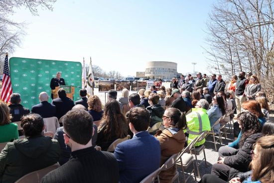  Aspectos destacados del gobernador McKee  Propuesta de inversión de 60 millones de dólares para construir el Centro de Innovación Laboral del CCRI